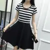 Vestido de Verano y Primavera Delgado de Manga Corta con Diseño Patchwork de Rayas Blancas y Negras, Corte Evasé Ajustado para Mujer, Talla Grande m Vestido para Mujeres con Curvas