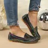 Comercio electrónico transfronterizo, talla grande, nueva colección otoño 2026, mocasines de punta escotada, zapatos de tacón bajo de un solo color, zapatos slip-on para mujer, zapatos fáciles de llevar