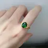 Anillo de Oro Aluvial para Mujer, Anillo de Gema Labial Vivo, Anillo Europeo y Americano con Diamantes Completos Micro-engastados, Anillo de Cristal Rojo Chapado en Amarillo para Mujer