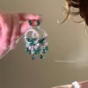Brincos de Borboleta com Franjas de Diamante Esmeralda Brilhante Ultra Resistentes para Mulheres, Luxo Leve, Exquisitos, Personalizados, Modernos, de Alta Qualidade, Versáteis
