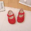Zapatos Infantiles 2026 Zapatos de Cuero Huecos de Verano de Moda para Niñas, Zapatos Versátiles Elegantes de Suela Suave, Sandalias Transpirables Antideslizantes