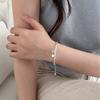 Pulsera de plata de ley 925 con piedra lunar redonda, diseño simple hecho a mano, para mujer, con diseño irregular, B6347