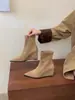 Novedad Otoño/Invierno 2026 Estilo Elegante Aumentador de Altura Punta Fina Cuña Botas de Moda para Personas Bajas Botas Maillard Botas Elásticas Adelgazantes