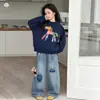 Conjunto de Ropa para Niñas 2026 Nuevo Estilo Sudadera de Dibujos Animados y Jeans con Osito Conjunto de Dos Piezas Lindo Conjunto de Primavera y Otoño para Niños Mayores