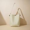 Bolsa Saco Estilo Novo 2026 para Mulheres, Bolsa Tote Simples de Couro de Primeira Camada, Grande Capacidade, Bolsa de Ombro Versátil para Tablet e Trabalho