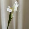 [Material de flor blanca] Arreglo floral de hortensia, rosa, flor de pasto escarchado con decoración de material de hoja de niebla de techo de pasto, flor de simulación para boda