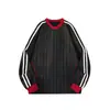 Camiseta de manga larga a rayas bicolor con cuello en V pequeño para hombre, corte holgado, deportiva, marca de moda, top casual de cuello redondo, sudadera elegante para primavera y otoño