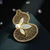 Nuevo Estilo Popular Broche de Perla con Forma de Calabaza con Incrustaciones Doradas y Nácar Blanco, Broche Simple Versátil y de Moda