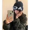 Gorro de Punto Marrón Estilo Coreano con Letras para Mujer, Nuevo Modelo Versátil de Invierno con Lana, Engrosado para Abrigo, Hace que la Cara se Vea Más Pequeña, Gorro de Punto