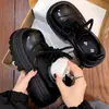 Zapatos de Cuero Pequeños Cabeza Grande Estilo Británico Retro para Mujer 2026 Otoño Nuevos Zapatos de Suela Gruesa Versátiles con Cordones Mocasines que Aumentan la Altura Zapatos Individuales