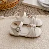 Sandálias Simples Estilo Francês para Crianças 2026 Novo Verão Moda Feminina Versátil Estilo Fada Sapatos de Princesa Abertos na Ponta Sapatos de Praia
