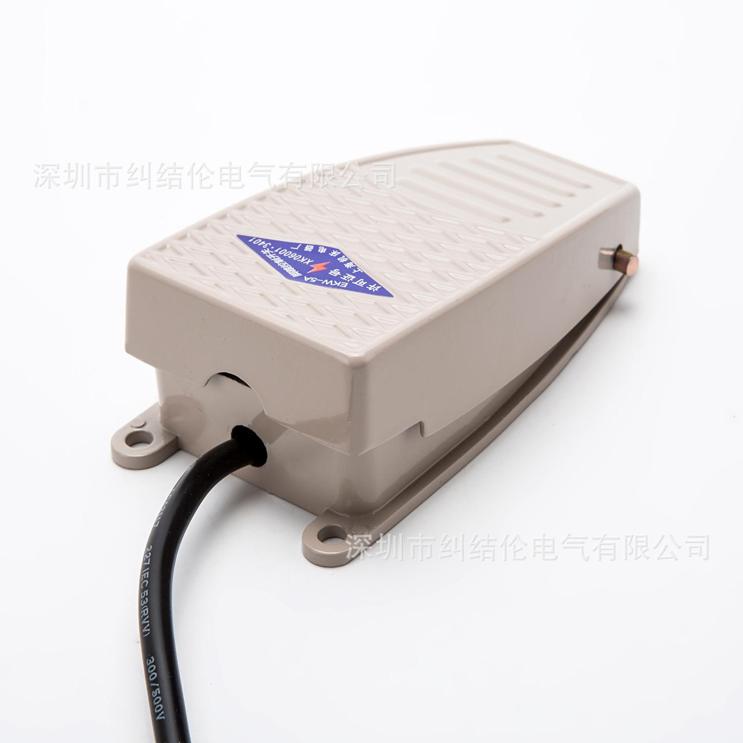 4318983582_2093633202