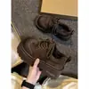 Zapatos planos retro de cordones de nicho, nueva colección de primavera 2026, color Maillard, suela gruesa, que aumentan la altura, zapatos de plataforma, zapatos de mujer, adecuados para mujeres bajitas