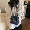 Bolso Femenino Estilo Bosque Nuevo 2026, Bolso de Hombro Versátil Ruiying de Gran Capacidad, Bolso Cruzado de Tela de Nylon, Bolso Cubo Texturizado