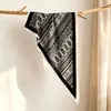 Pañuelo triangular de seda sintética con patrón geométrico único, accesorio versátil para el cabello estilo coreano, cinturón, pañuelo de seda pequeño, pañuelo para la cadera, pañuelo para el cuello al por mayor