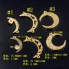 Colgante pequeño con forma de luna y doble agujero, con microincrustaciones de diamantes y circonitas, bañado en cobre y oro auténtico. Pendientes en forma de media luna. Colgante DIY.