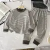 Beikefei 10A Ropa Interior Térmica Antibacteriana para Niños Set Sin Costuras Ropa de Otoño para Niños y Niñas Transpirable Absorbente de Sudor Diseño Rayado