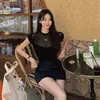 Camiseta Feminina Coreana Dongdaemun de Tricô com Patchwork de Renda Slim Fit Manga Curta para Comércio Exterior