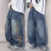 Calça estilosa e legal para meninos, coleção primavera e outono, roupas de outono infantis, jeans de perna curva, novo estilo 2026, calça longa bordada para crianças mais velhas