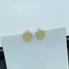 Pendientes Chanel Doble C Letra para Mujer Primavera Temprana 2025, Pendientes de Nicho Estilo Chanel, Pendientes de Lujo Chanel con Pasadores de Plata