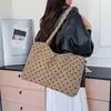 Bolsa Feminina Estilo Preguiçoso de Bolinhas 2026 Nova Outono Grande Capacidade Bolsa de Ombro para o Trabalho Moda Bolsa de Mão de Cor Sólida sob o Braço