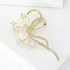 Broche de Flor de Concha com Laço Elegante de Zircônia Banhado a Ouro Exclusivo Elegante Floral para Roupa Terno Jaqueta Corsage