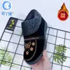 Sapatos de Algodão Quentes com Forro de Lã para o Inverno para Mulheres Idosas, Mães de Meia-Idade e Idosas, Botas de Algodão Femininas, Sapatos de Tecido Old Beijing, Solas Macias Antiderrapantes, em Estoque