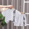Moda de Verano 2026 para Niños, Atuendo de Verano Elegante para Bebés y Niños Pequeños, Conjunto de Dos Piezas de Moda con Mangas Cortas y Shorts para Bebés Niños