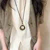 Collar Largo de Cuerda Negra con Colgante Circular para Mujer, Cadena Sencilla Versátil de Alto Nivel para Suéter, Accesorio de Cadena para Sudadera de Nicho para Otoño e Invierno