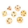 Traje Z05 Monómero Grupo de Corredores Juego de Mesa Ocio Entretenimiento DND Dungeons and Dragons Dados Poliédricos Jade Natural Beige