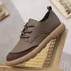 Sapatos Casuais Masculinos de Couro Leve Luxo Retrô Tendência Sapatos com Biqueira Larga Cano Baixo com Cadarço Solado Macio Sapatos Casuais Versáteis Sapatos de Moda Masculinos