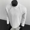 Camiseta Cinza Boxy de Gola Alta e Manga Longa para Homens, Camada Base Resistente para Outono Sweatshirt Cleanfit com Gola Redonda