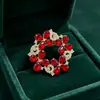 Broche de Corona de Flores de Cuatro Colores Colorida Corona de Flores de Cristal en Forma de Gota Dorada Incrustada con Pedrería Versátil para Trajes y Vestidos
