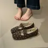 Zapatos Mary Jane de felpa con aumento de altura interior estilo francés 2026 Invierno retro lunares punta cuadrada boca poco profunda cálidos zapatos de una sola capa zapatos de algodón con pelo