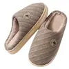 Chinelos de Algodão para Casa Femininos Outono/Inverno 2026 Novo Estilo Internos Antiderrapantes Resistentes a Odores Quentes com Sola Grossa Plush Chinelos de Casal