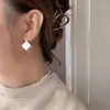 Electrochapado en Oro Real Metal Cepillado Industria Pesada Hebilla de Oreja Entrada Francesa Lujo Simple Elegante Pendientes Elegantes para el Trabajo para Mujeres