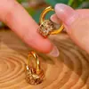 Pendientes de Cobre Pequeños de Cintura Delgada, Exquisitos y Ultra Brillantes con Tachuelas de Diamante, Estilo Coreano, Personalidad Única, Modernos y Elegantes, Tendencia en Tiktok, Pendientes de Lujo Ligero