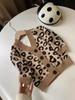 Benefícios para a Mamãe! Cardigan Suéter de Tricô Espesso Quente com Forro de Lã para Outono e Inverno Infantil, Gola V, Estampa de Leopardo