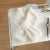 Bufanda de Felpa de Alta Gama para Mujer en Otoño e Invierno Engrosada y Cálida Estilo Coreano Peluda Cruzada Bufanda a Prueba de Frío con Cuello de Piel
