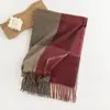 Bufanda de Estilo Callejero Europeo y Americano Imitación Cachemir Moda Femenina Bufanda de Viaje Estilo Cuadros Chal Versátil con Borlas Venta al por Mayor