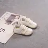 Zapatillas Casuales con Velcro para Mujer, Estilo de Nicho de Moda, Zapatos Planos Blancos Versátiles para Estudiantes, Zapatos Deportivos Alemanes para Entrenamiento