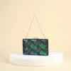 Estilo Xiao Xiang de alta gama, nuevo bolso pequeño de moda, nuevo al por mayor, incrustado de diamantes, personalidad, cadena de metal, bolso de hombro, generación transfronteriza