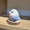 Talla de madera al por mayor pájaro pequeño y gordo adornos de artesanía adornos de talla de madera loro pájaro lindo caricatura casa de madera