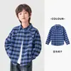Camisa clásica a cuadros para niños de Duoduo, camisa estampada con cuello camisero para primavera y otoño, prenda exterior holgada y elegante para niños mayores