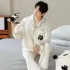 Algodão PuroConjunto de Pijama Masculino Manga Longa Estampa de Gato de Desenho Animado com Gola, Adequado para Usar ao Ar Livre, Caimento Solto, Novo Estilo de Outono