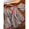 Conjunto de Pijama de Manga Larga con Encaje y Lazos de Color Contrastante Estilo Coreano para Mujer 2026 Otoño Nueva Llegada Se Puede Usar Afuera Pantalón Largo Conjunto de Ropa para el Hogar para Mujer