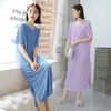 Camisola Longa de Seda Gelada de Manga Curta Feminina de Verão Cor Sólida Solta Emagrecedora Roupa de Casa Vestido Casual com Fenda