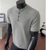 Camiseta Henley de Estilo Old Money Manga Corta para Hombre Verano Fina Transpirable Casual Top para Hombre Camisa Henley Retro Americana