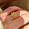 Novo Anel de Camélia Estilo Chinês Feminino Novo Retro Esculpido Micro-incrustado Zircônia Versátil Aberto Ajustável Anel para Mulheres