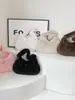 Bolso de Felpa Otoño e Invierno Nuevo Bolso de Hombro con Cadena de Moda Transfronteriza para Mujer Bolso Cruzado Versátil Elegante para el Día a Día Bolso de Media Luna